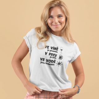 Vtipná trička pro vínoholičky. 🍷 💁‍♀️ Víc originálních triček u nás na webu Lovero.cz ! #potisktricek #originalnitricka...